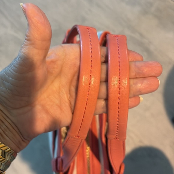 Coach 18601 Turnlock front pocket shoulder bag 3 compartment leather white/coral - Picture 16 of 17